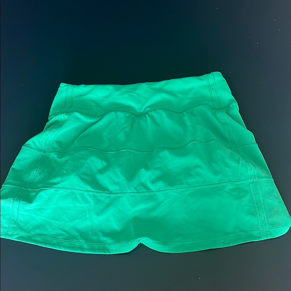 Lululemon green tennis skirt